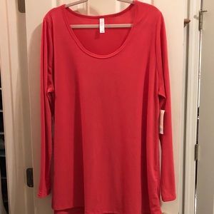 LULAROE LYNNAE SHIRT NWT